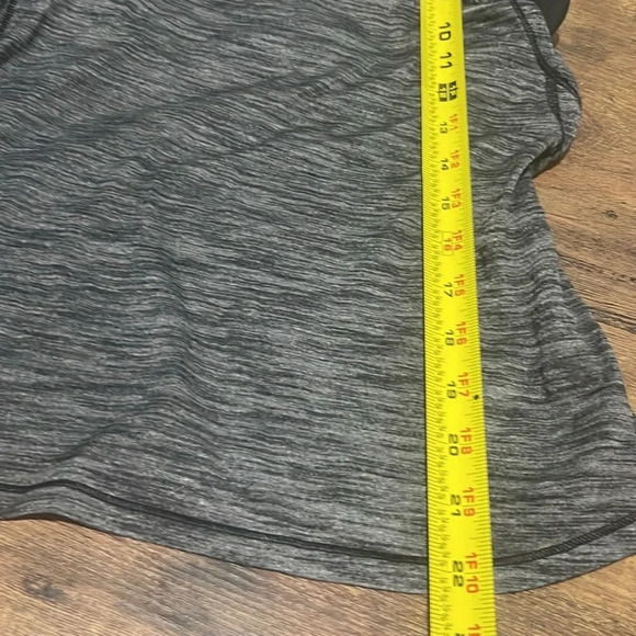 LULULEMON Glide & Stride Tank Heathered Black/Grey Tank + Sport Bra. Size 4. - Picture 4 of 4
